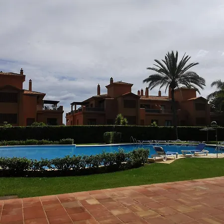 Coastal Golf & Family Retreat * 埃斯特波纳